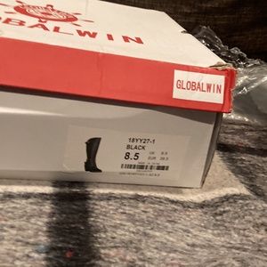 Women’s heel boots